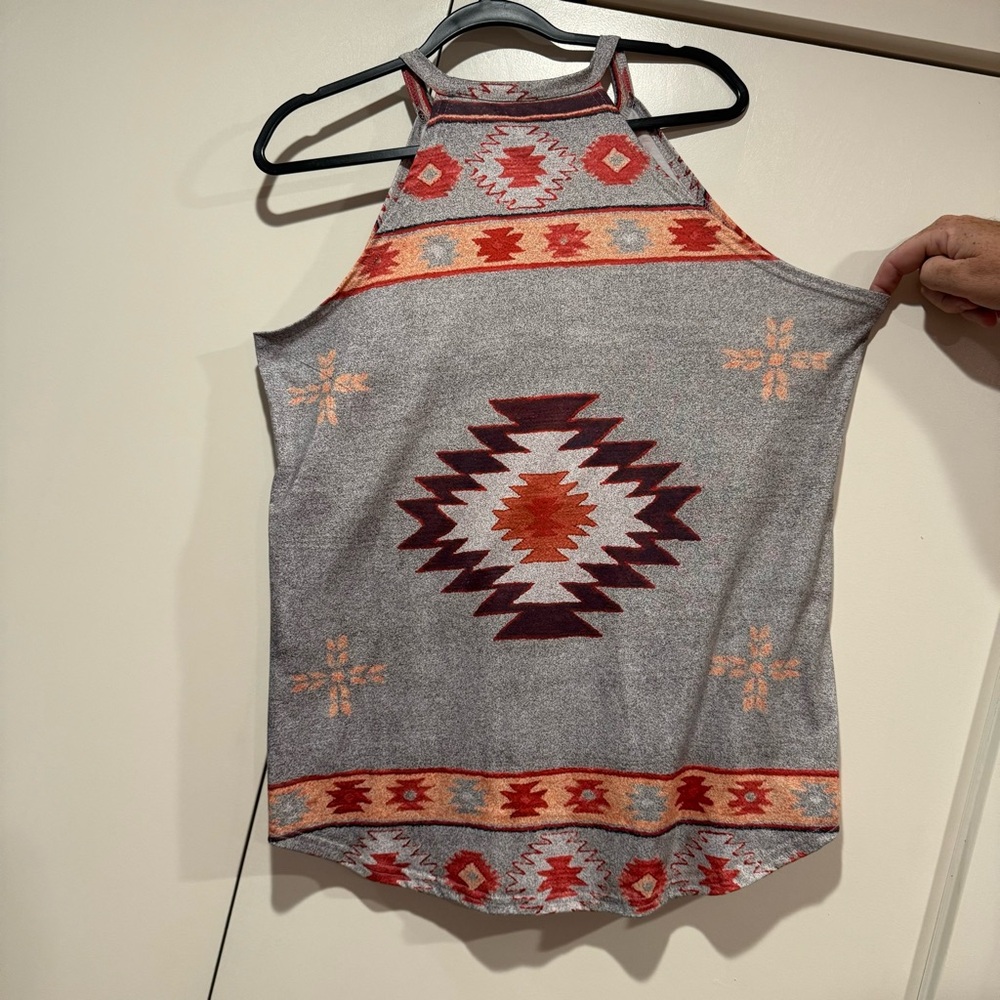 5/25 Women’s Plus Size Tanktop in a Southwest Pattern